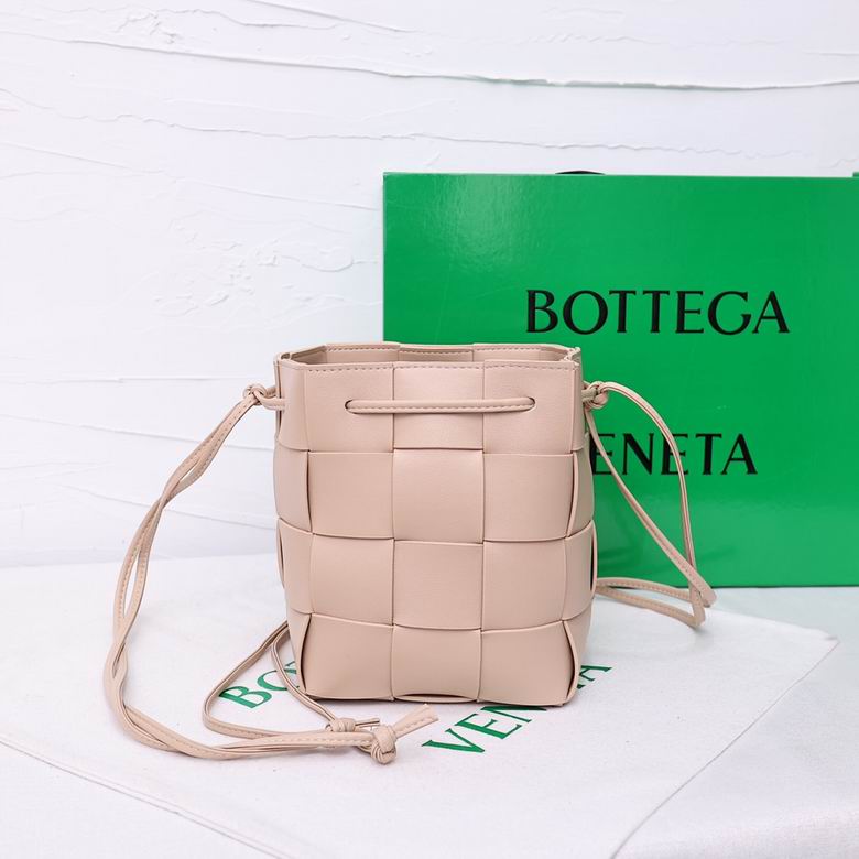 8686 18X14X14cm YG 3