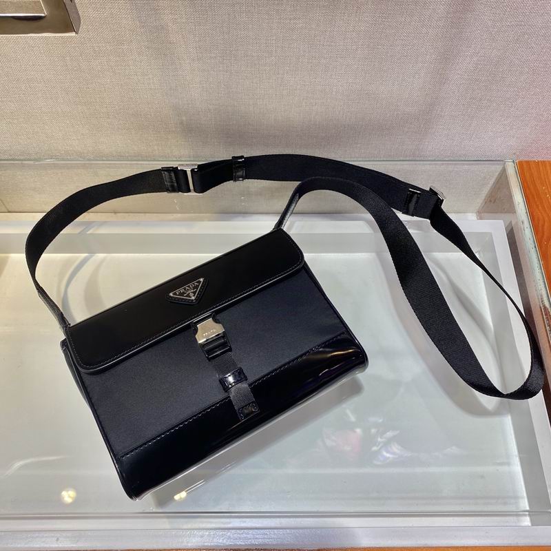 Re-Nylon 2VD044 20x15.5x4cm ap 18