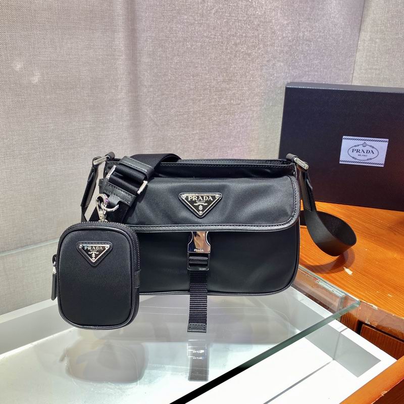 Saffiano Re-Nylon 2VH133 22x16x5cm ap 17