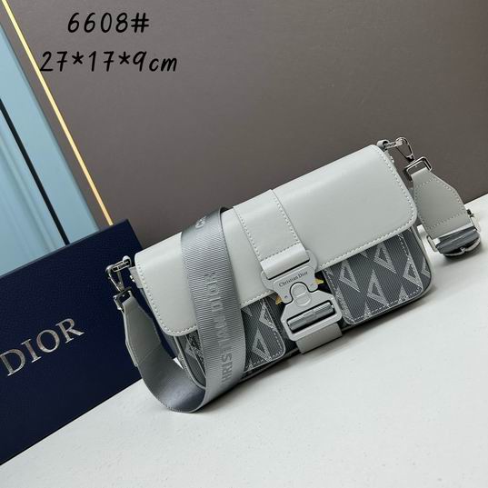 Dior Hit the Road�ִ�1:1