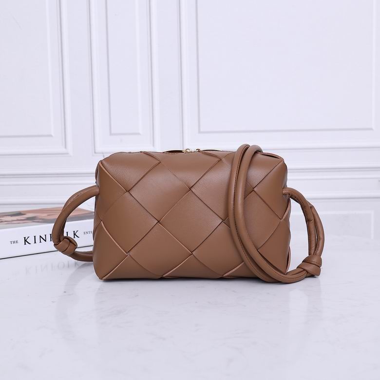 2240-1 22X14.5X7.5cm EL 1