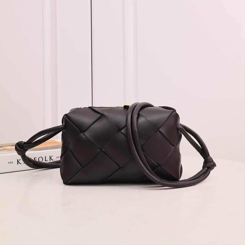 2240-1 22X14.5X7.5cm EL 11