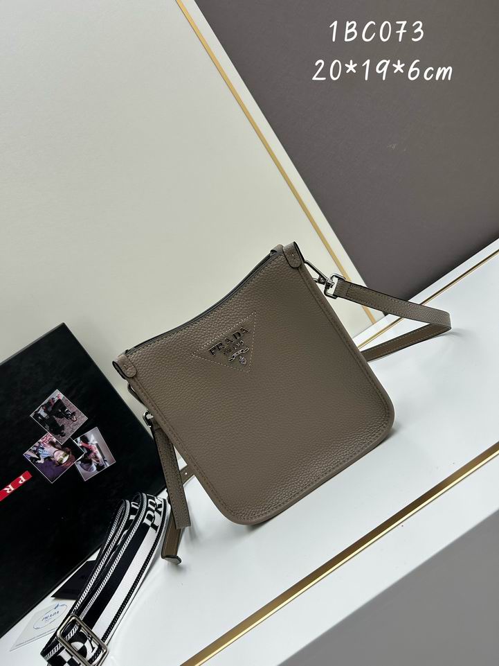 Prada 1BC073 20x19x6cm jj1