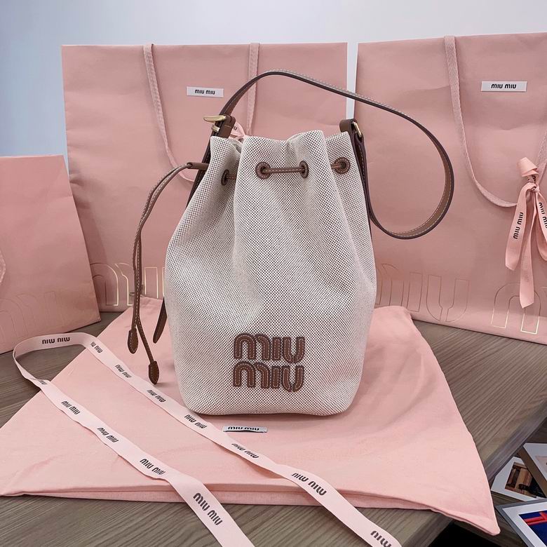 5BE089 23X29X17cm SF