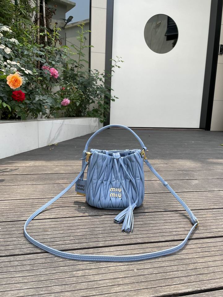Miumiu 616021 17x15x10cm zy2