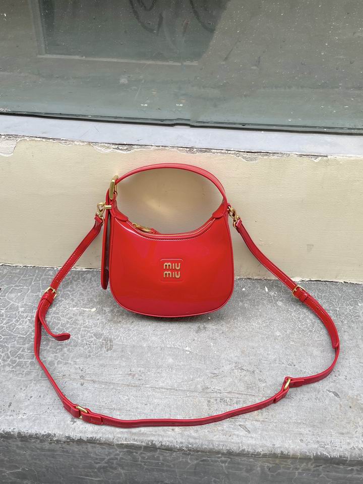 Miumiu 616006 20x17x6cm zy1