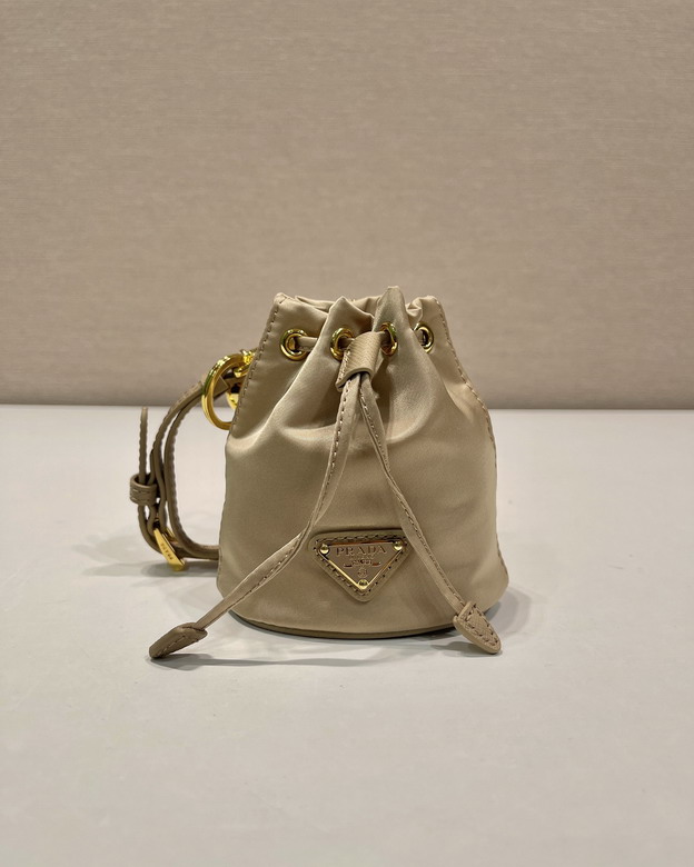 Prada 1TT202 8.5x10.5cm AP2