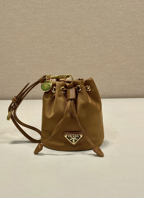 Prada 1TT202 8.5x10.5cm AP.