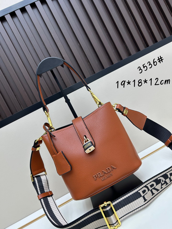 Prada 3536 19x18x12cm jj4