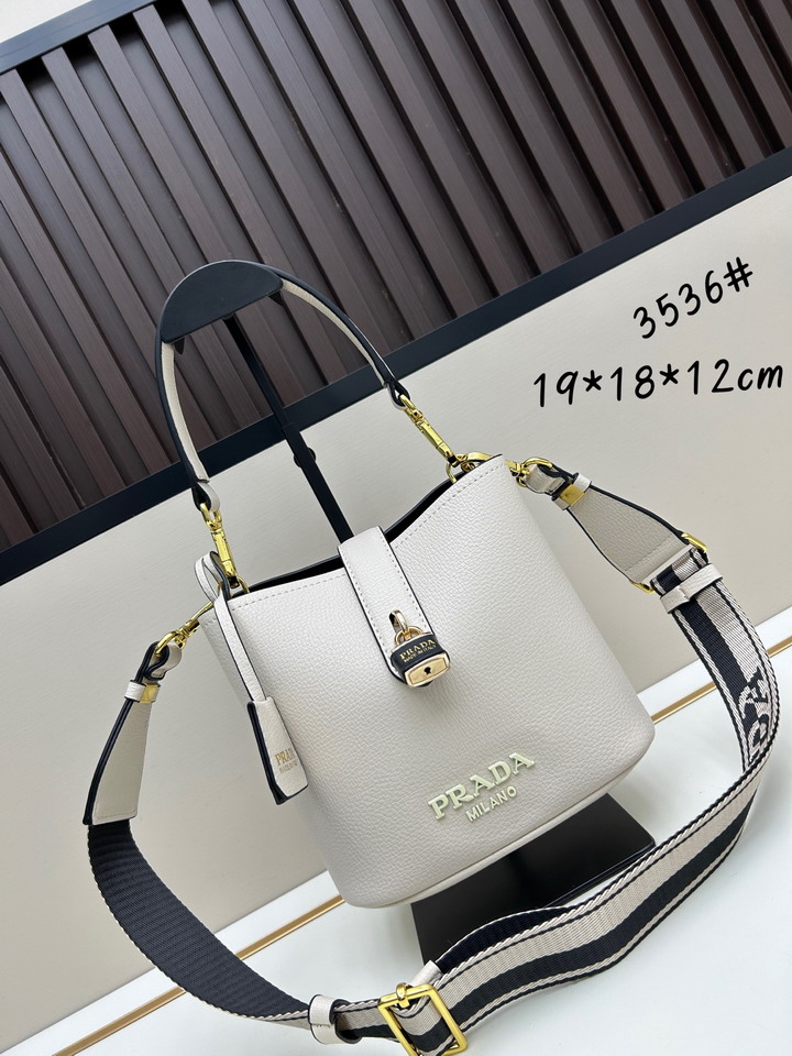 Prada 3536 19x18x12cm jj5