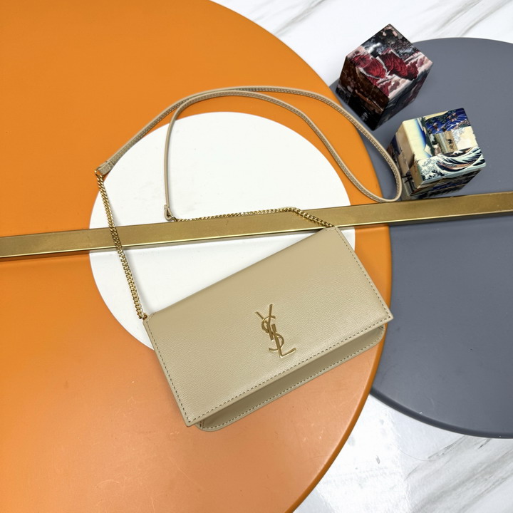 YSL Holder 635095 18x11x2cm 8D5