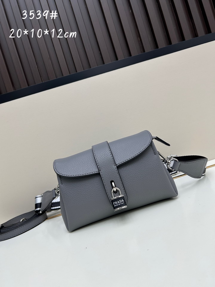 Prada 3539 22x10x12cm ss2