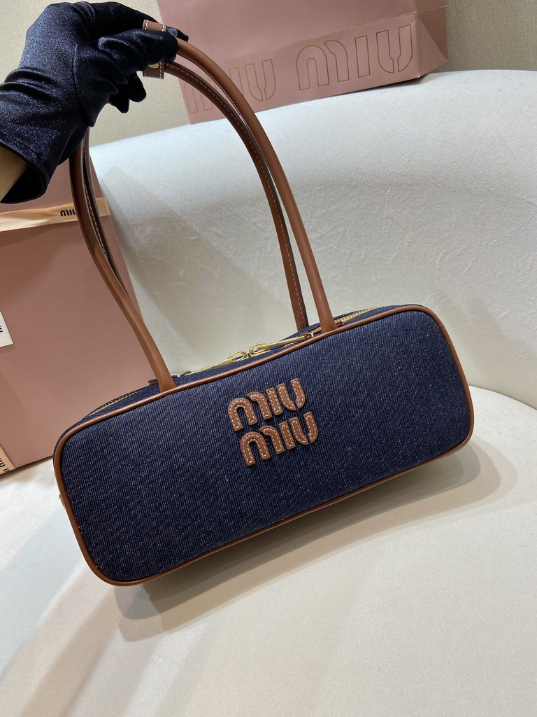 Miu 5BB173 28x11.5x8cm AP2