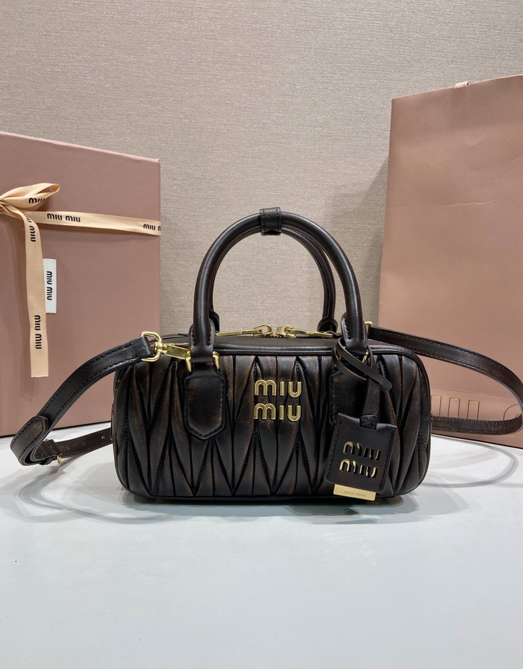 Miu 5BB142 22x10.5x7.5cm AP4