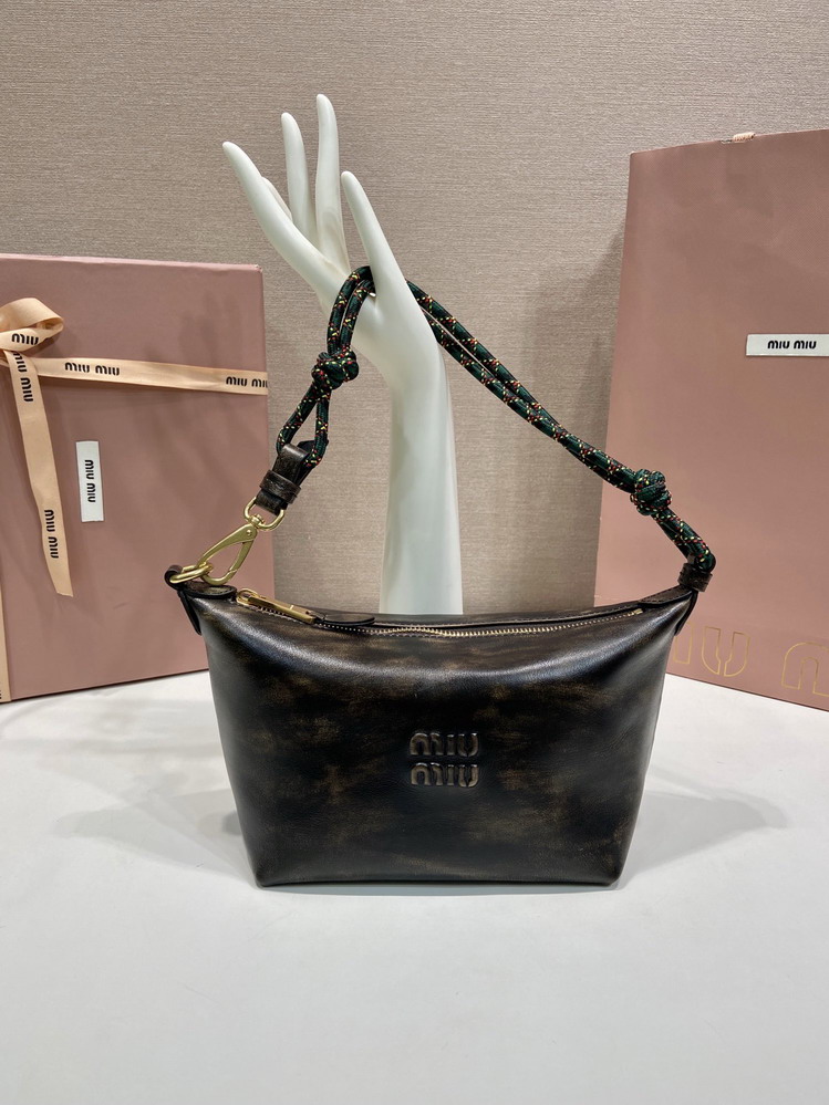 Miu 5NE841 18.5x14x10cm AP6