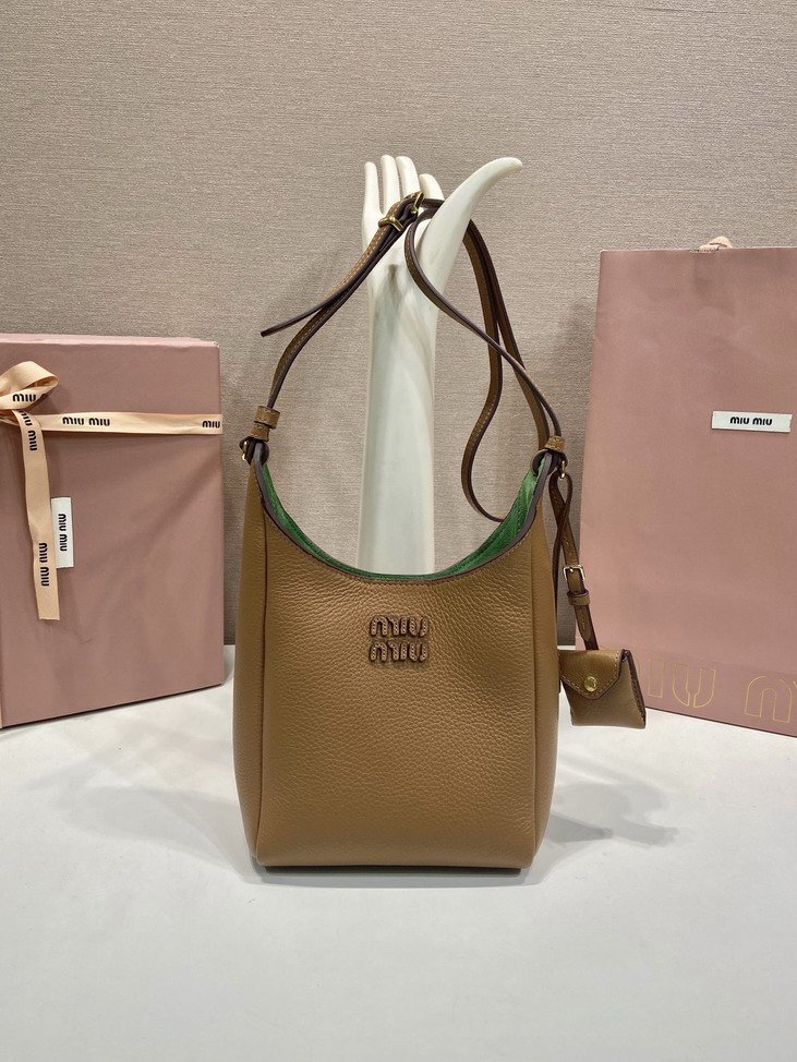 Miu 5BB099 16x19x6.5cm AP