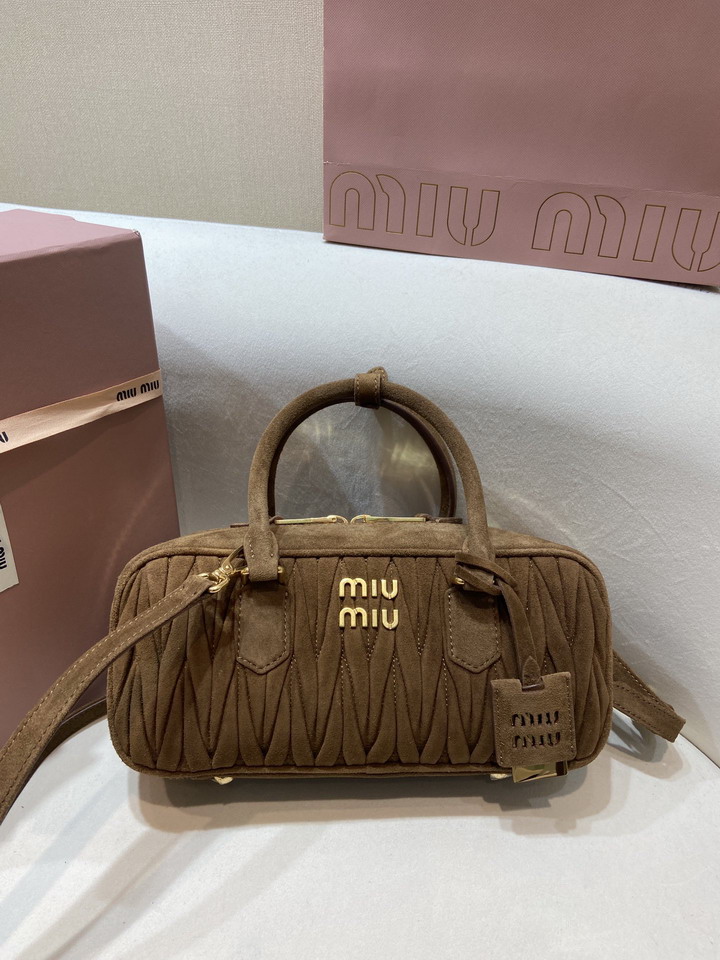 Miu 5BB148 27x12x9cm AP