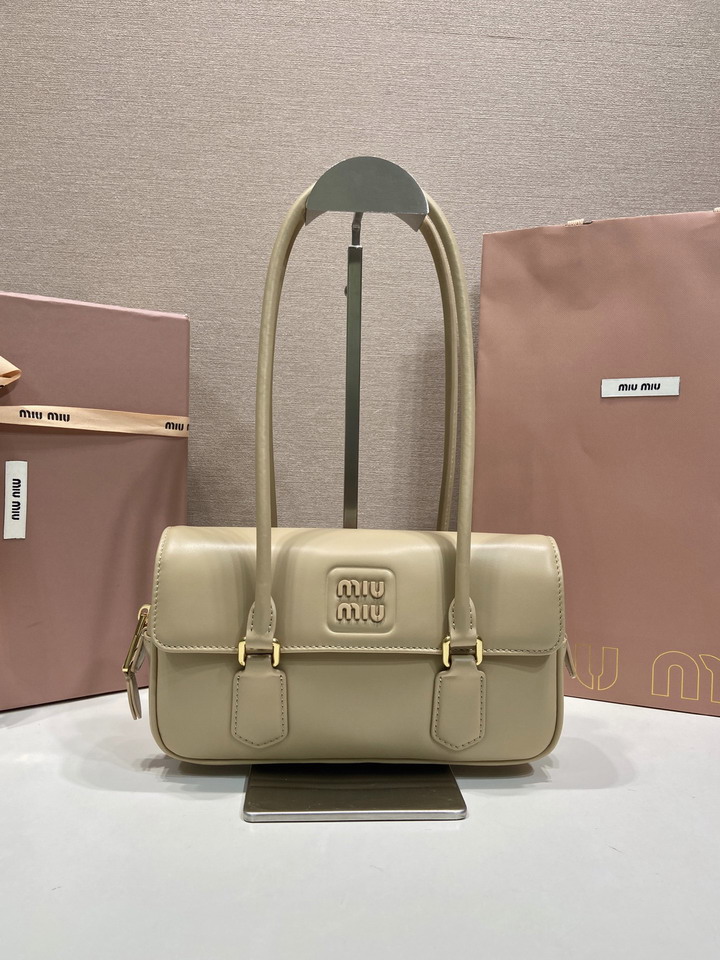 Miu 5BD282 24x11.5x5cm AP
