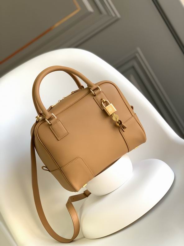 Loewe 062123 19x18x11cm ss21