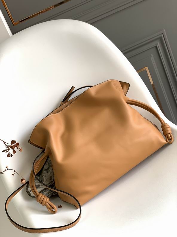 Loewe 10856 30x24.5x10.5cm ss32