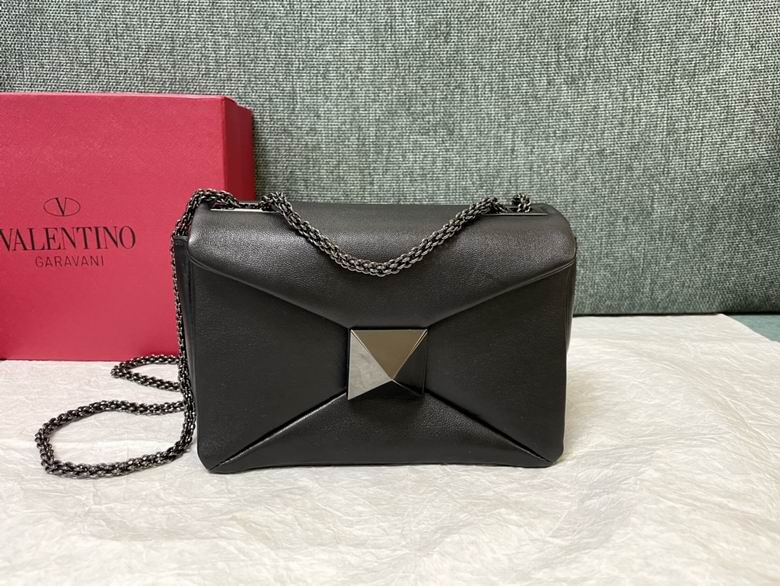 22p 1215 19x14x11cm RFh 1