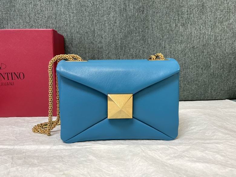 22p 1215 19x14x11cm RFh 4