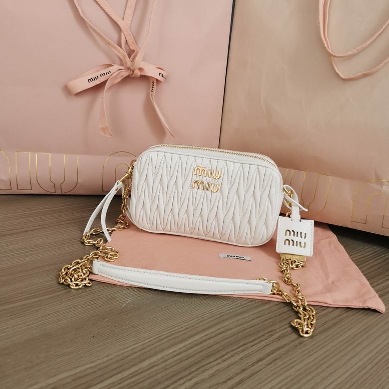 Miu Miu 18x10x5cm RF 1