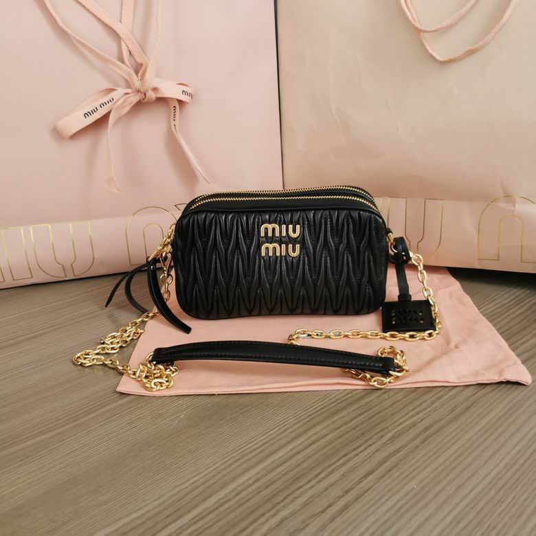 Miu Miu 18x10x5cm RF 3