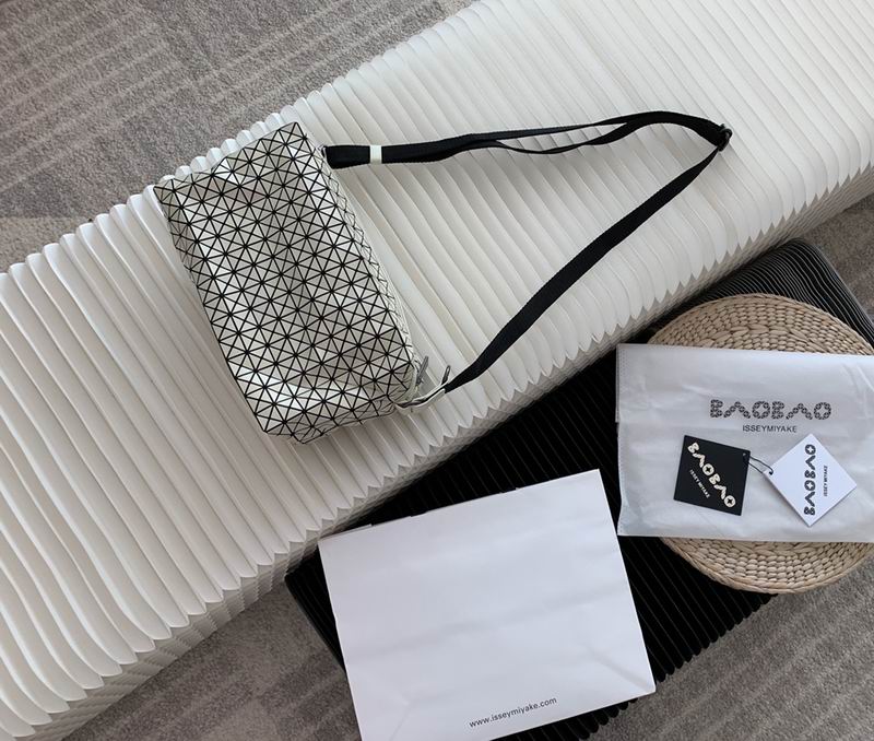 Issey Miyake BB89-AG131 23x15x11cm Yt3