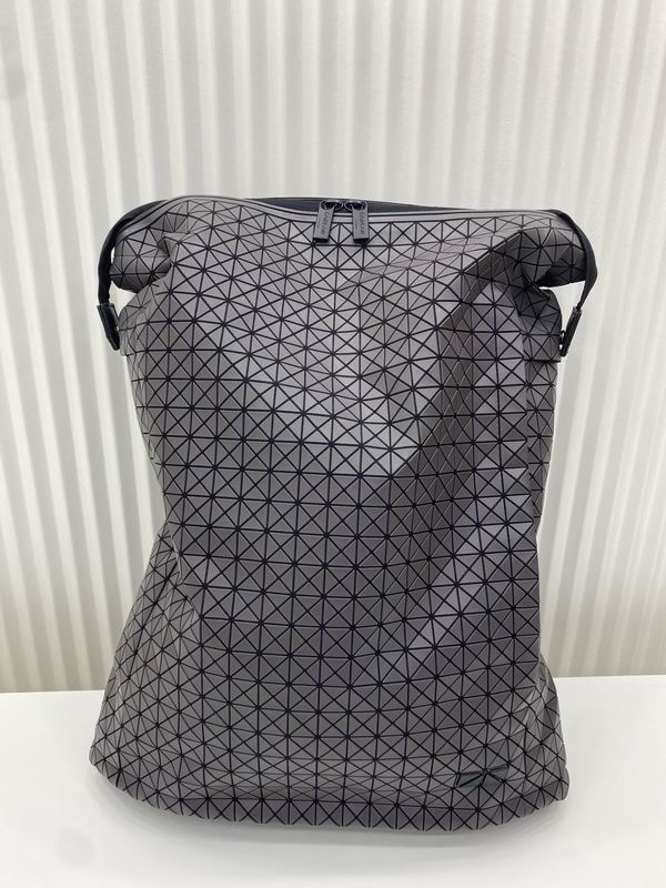 Issey Miyake 41.5x32cm Yt��ɫ