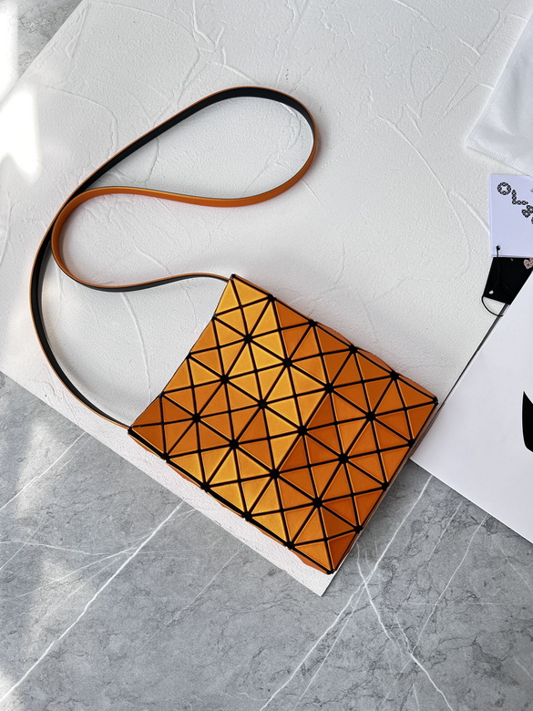 PRISM 19.5X16.0X4cm 082101 YT 3