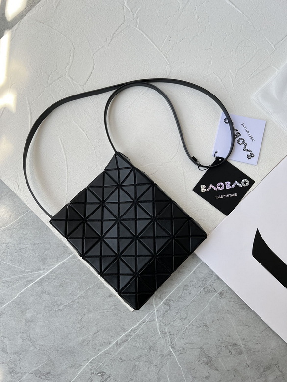 PRISM 19.5X16.0X4cm 082101 YT 6