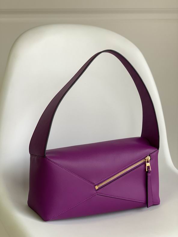 Loewe 060688 28.7x10.7x5.5cm ss4