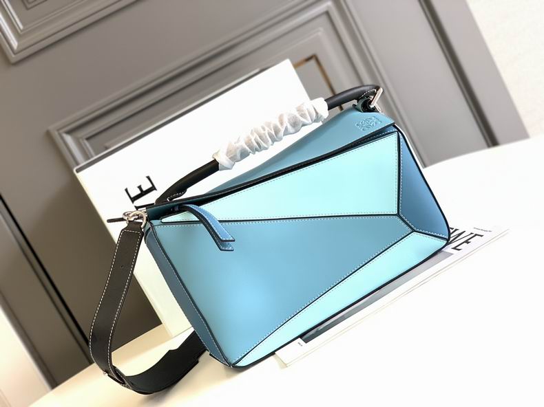 Loewe 061827 29x19.5x14c ss2