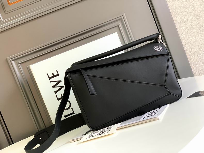 Loewe 061827 29x19.5x14c ss6